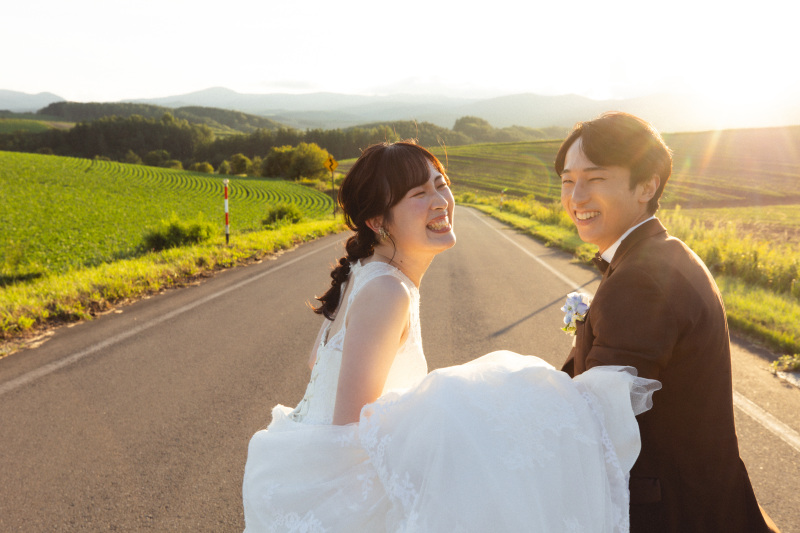 ドレスを持って移動中...