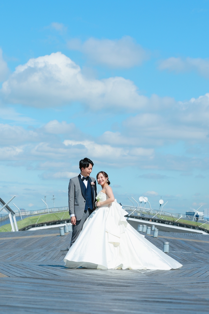 たっぷりのトレーンが美しい