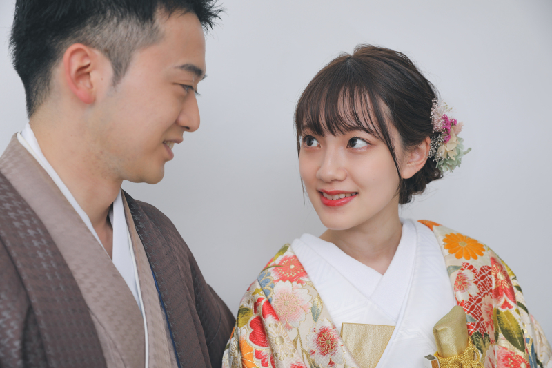 見つめ合う2人...