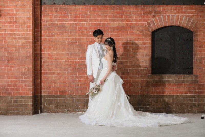 赤レンガの背景は大人っぽく