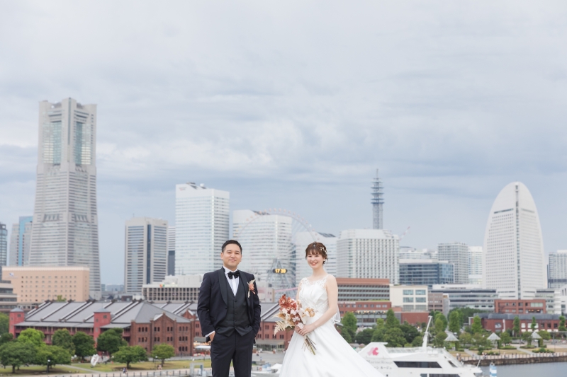 みなとみらいを背景に