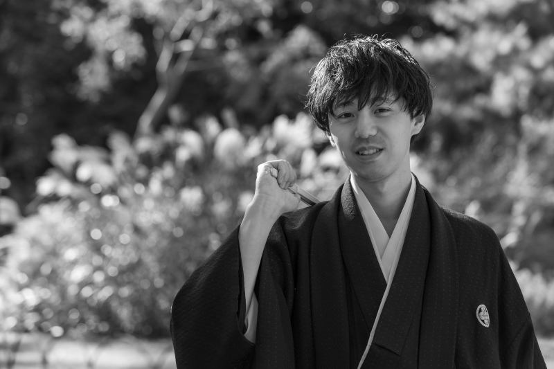 格好いい新郎モノクロカット