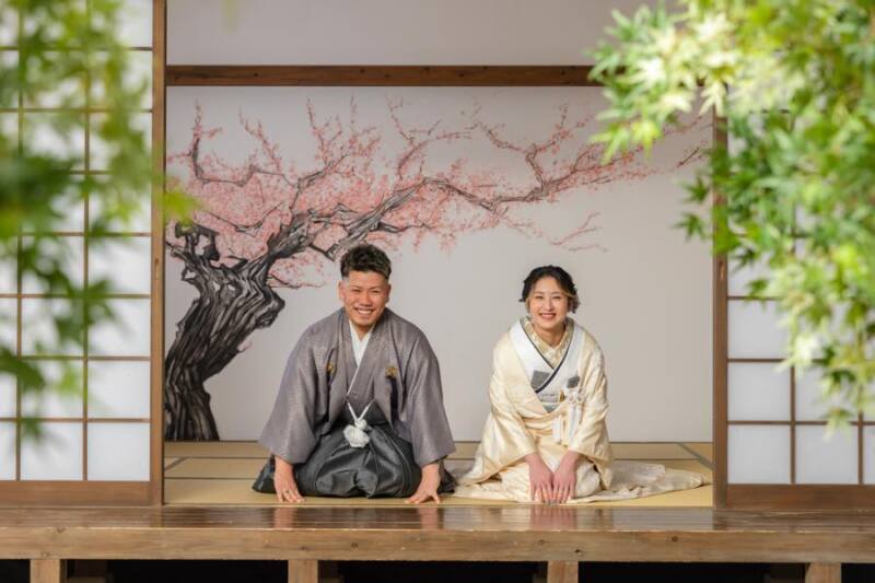 お茶室の中で正座も