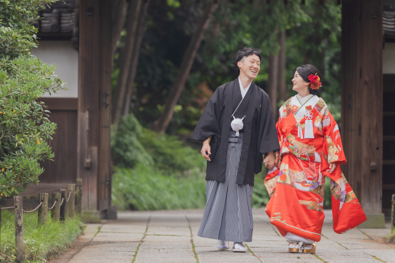 すると、雨は止み、