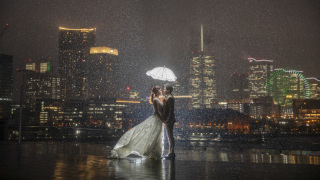 雨の中の大桟橋