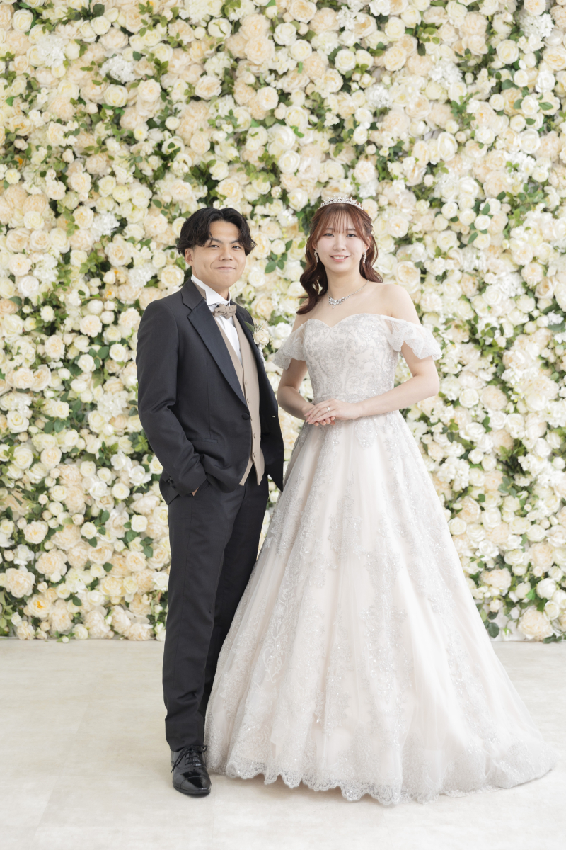 まずは壁一面のお花を背景に♪