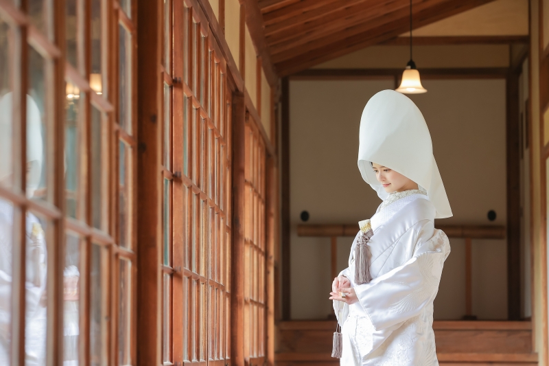 白無垢なら綿帽子