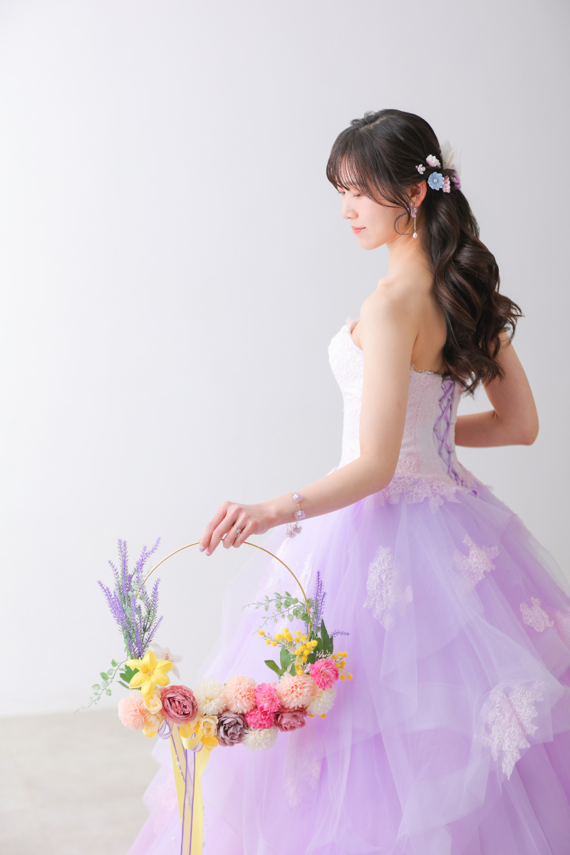 どこから見ても美しい、花嫁のバックシルエット。