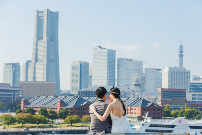 ベンチに腰掛けて