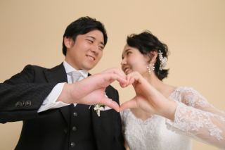 お2人らしく♪【洋装ハウススタジオ】Photo By Yumiba