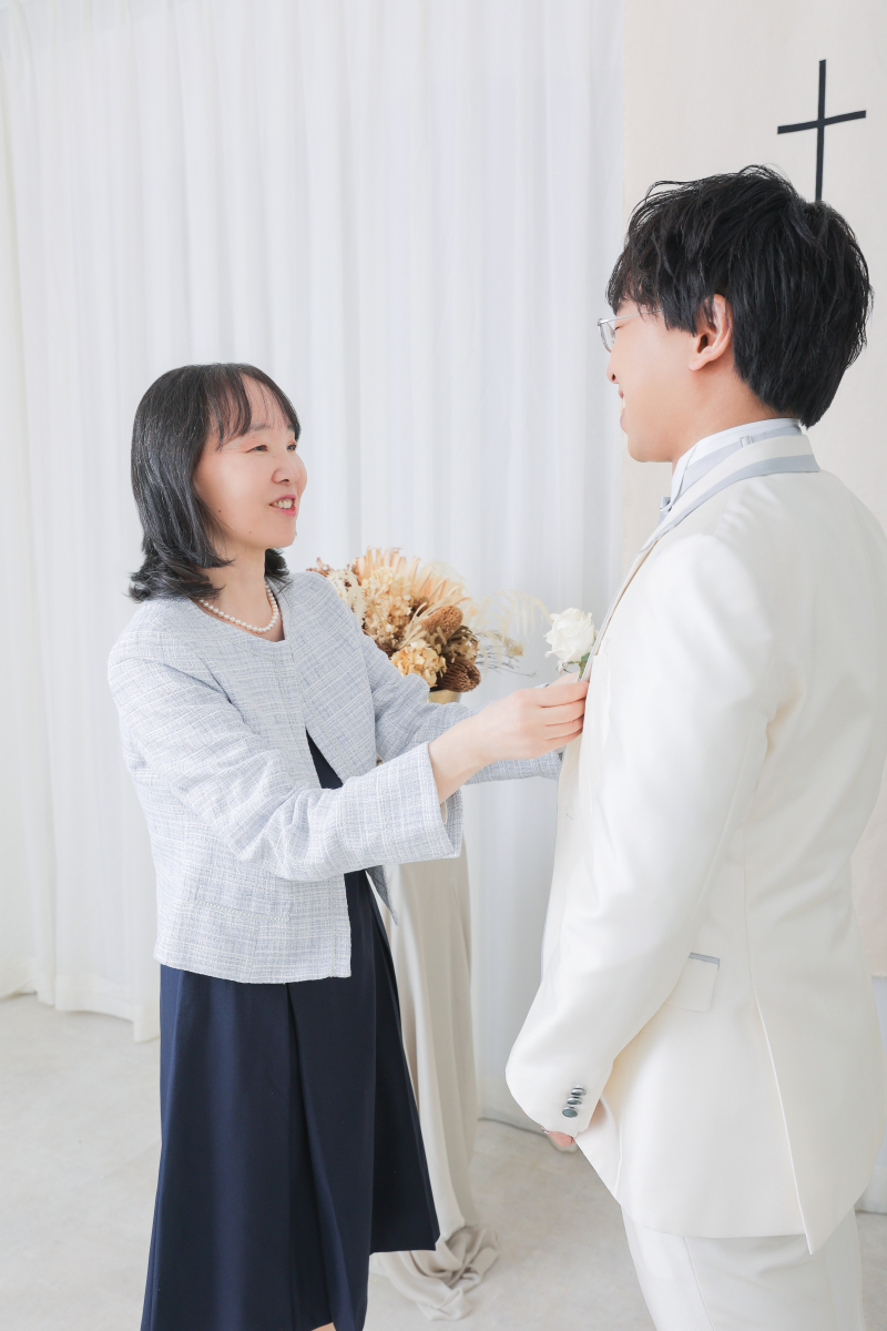 ネクタイを締めて