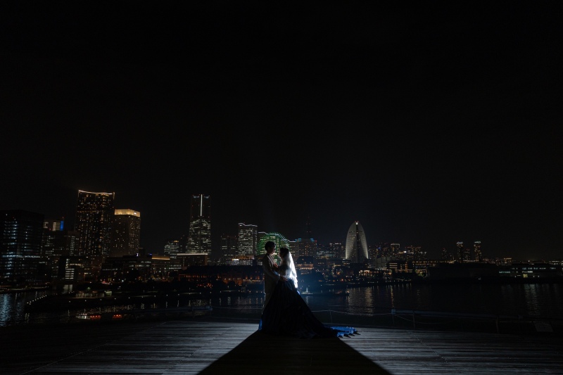 夜景のシルエットショット