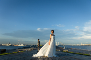 大桟橋でウェディングフォトを