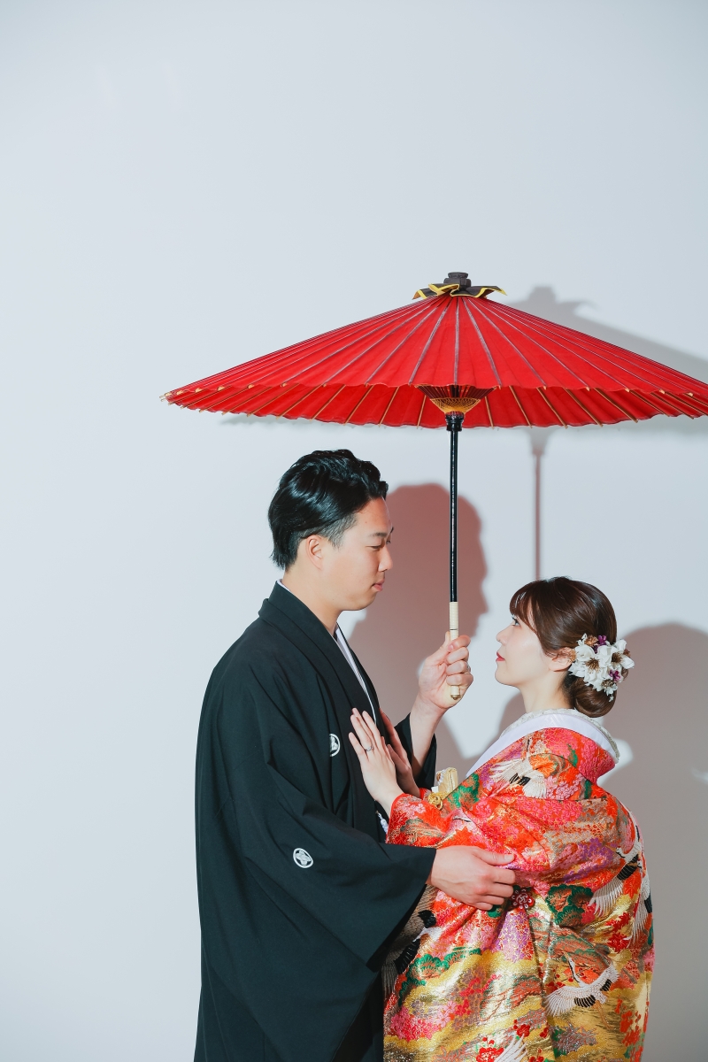 白に紅が映える