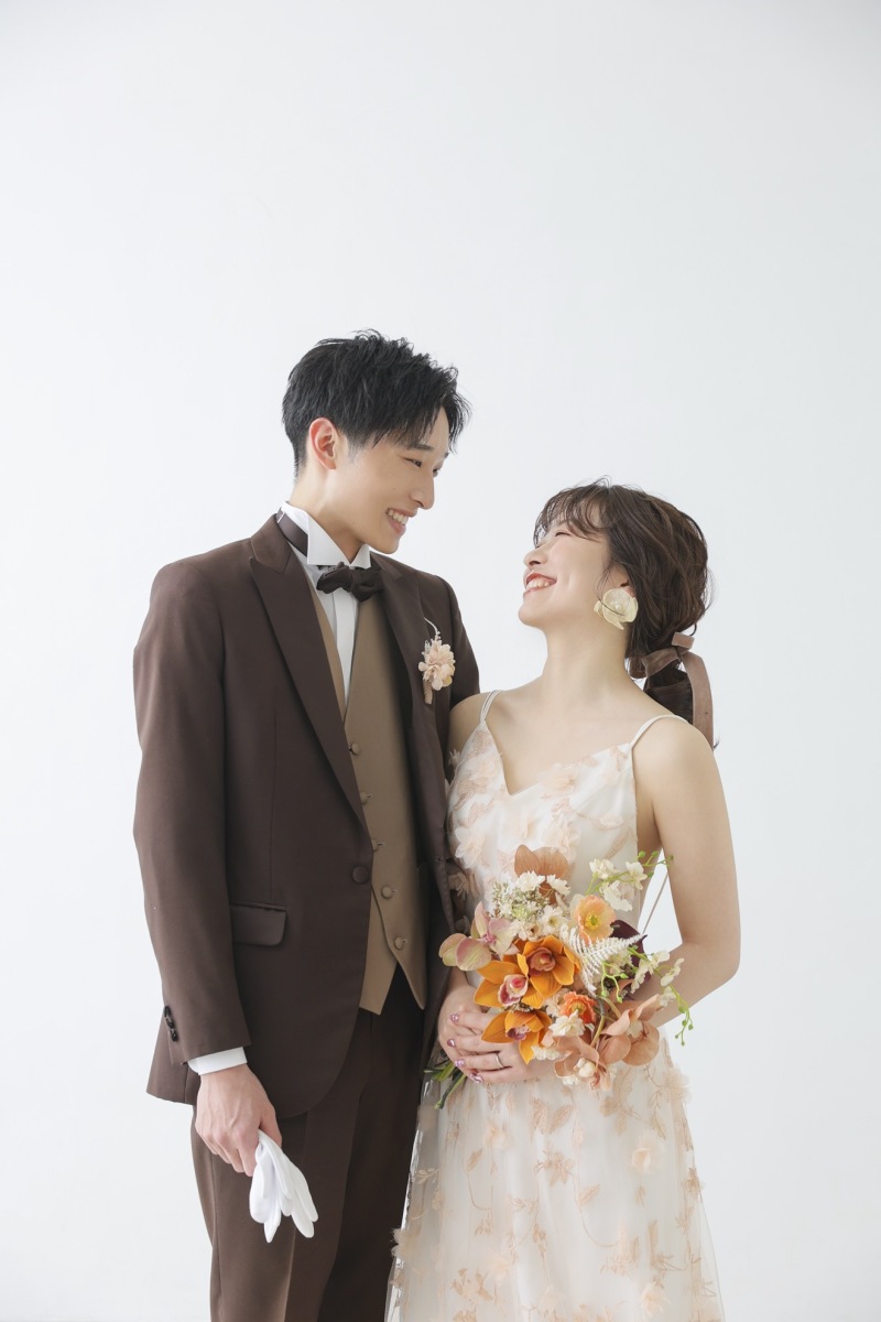 まずは白壁で見つめ合って