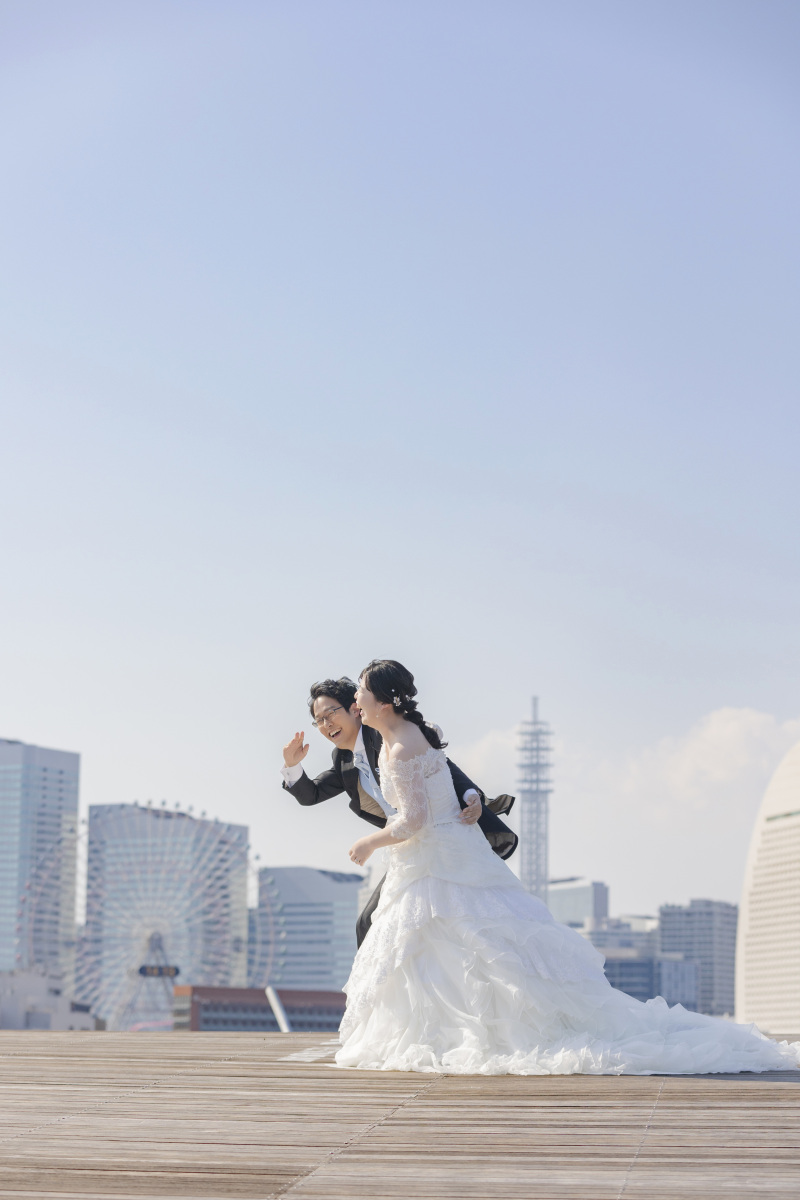 日中の明るい雰囲気の大桟橋で！