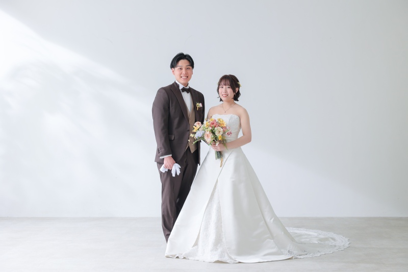 まずはフォーマルショットを白壁で!