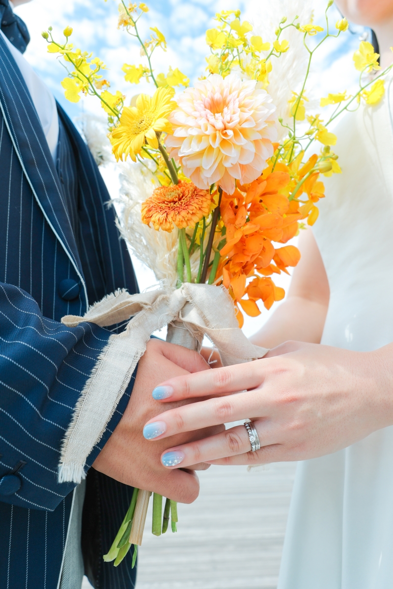 青空に映えるシトラスカラー