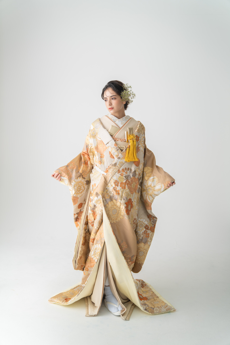 STUDIO AQUA 横浜みなとみらい店（スタジオAQUA）_色打掛・着物が豊富