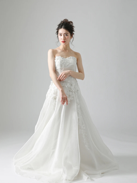 STUDIO AQUA 横浜みなとみらい店（スタジオAQUA）_ウエディングドレスが豊富