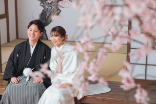 お二人でお話をしているような自然な表情のお写真が好きです！撮影をしながらお話をさせていただいて、楽しんでいただけるととっても嬉しいです！