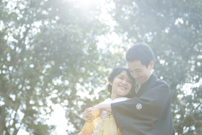 きらきら　優しい午後の光に包まれて二人が祝福されているイメージ✨ロケーションは様々な光で撮影できるのが魅力的です♪