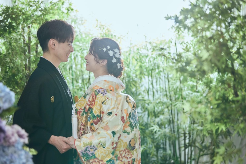 【スペシャルプライス!】*日程限定全データ50カットプラン*屋内庭園スタジオ〜衣装は充実の100着以上ご用意〜