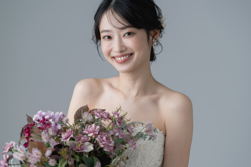 【シンプルに婚礼写真を残す】洋装スタジオ◇基本台紙+1カットデータ◇美肌ライブレタッチ付