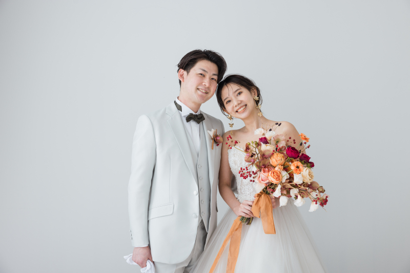 【シンプルに婚礼写真を残す】洋装スタジオ◇基本台紙＋100カットデータ◇美肌ライブレタッチ付