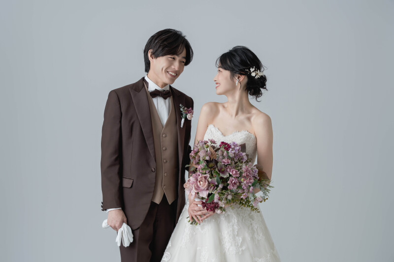 【シンプルに婚礼写真を残す】洋装スタジオ◇基本台紙+1カットデータ◇美肌ライブレタッチ付