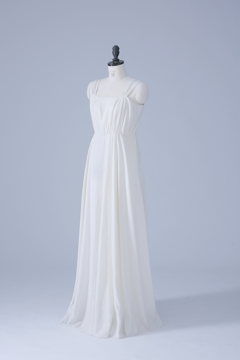 スヌード付きキナリワンピース 衣装 ドレス Studio 8 Decollte Company 愛知県でフォトウェディング探すならphotorait