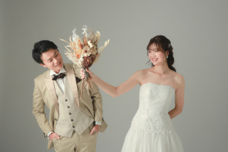 洋装と和装のスタジオ撮影