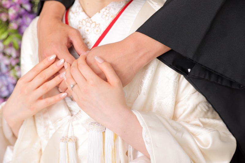 きらりと光るマリッジリング