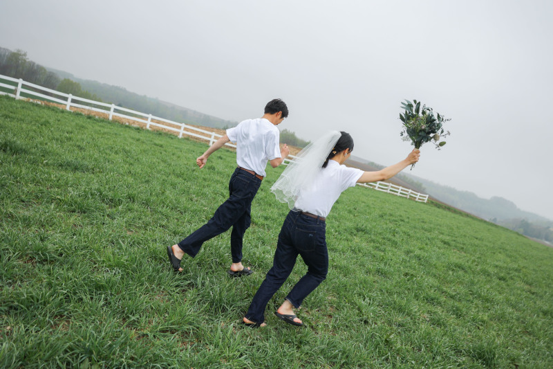 駆け回って