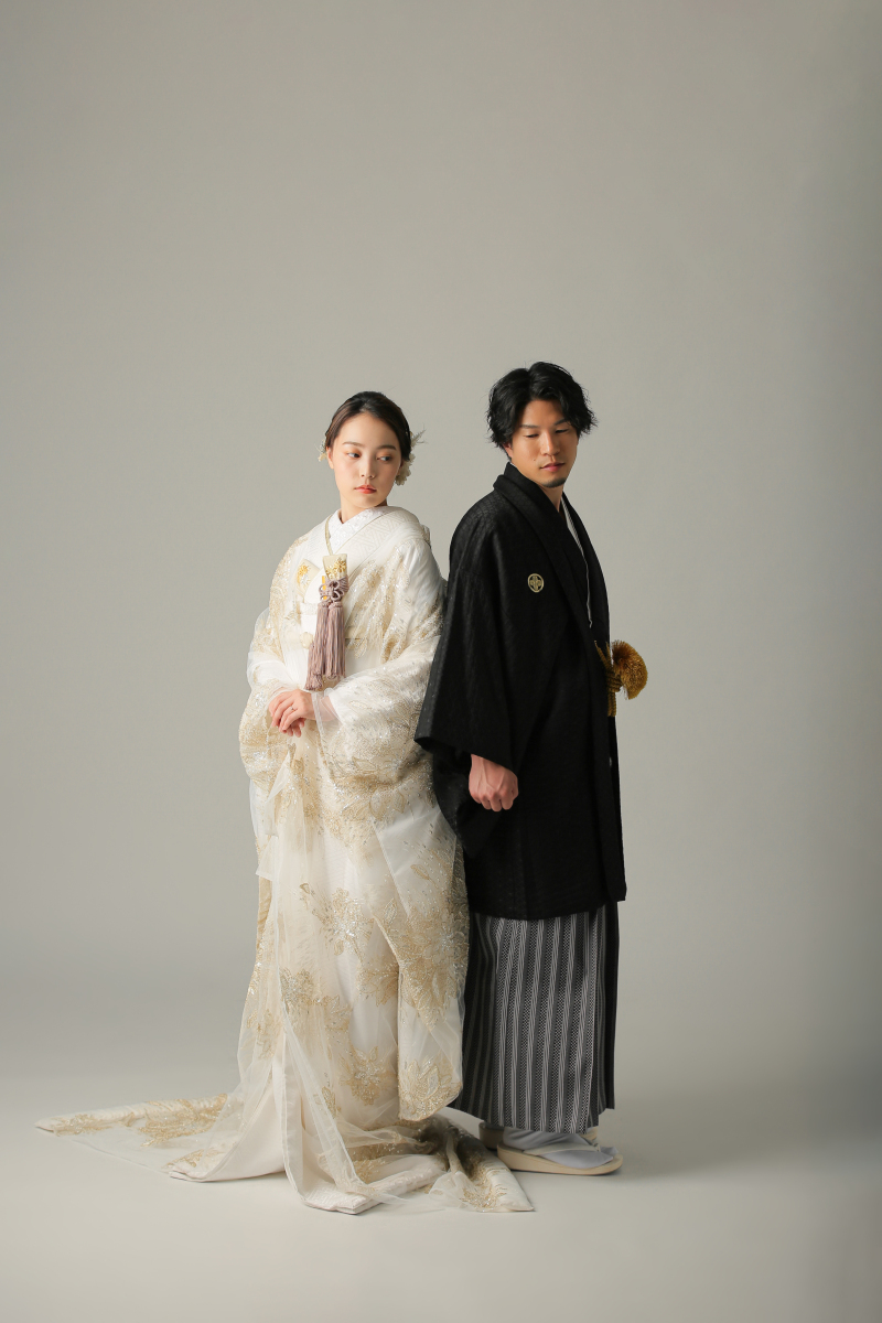 背中合わせで大人っぽく