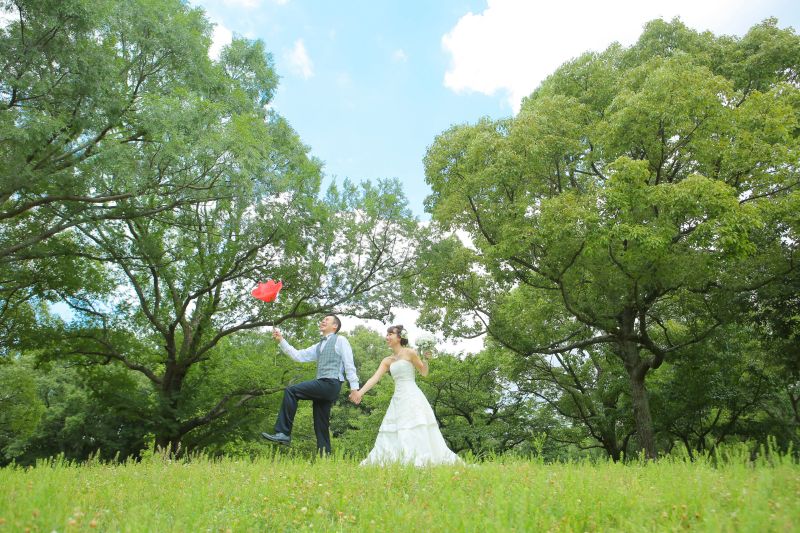 大笑いしながら歩くふたり！