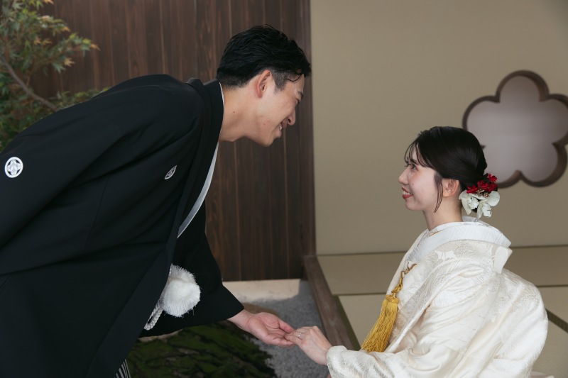 手を繋いで
