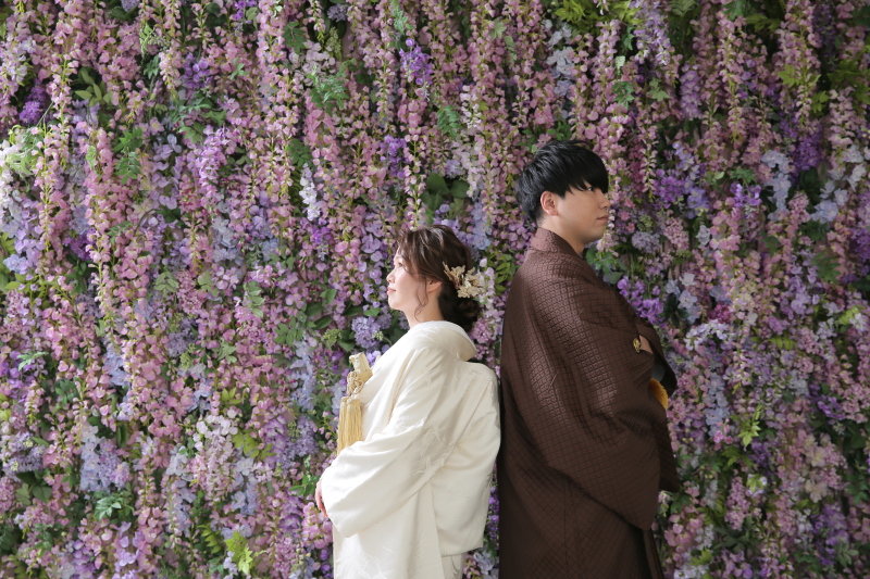 背中合わせで大人っぽく