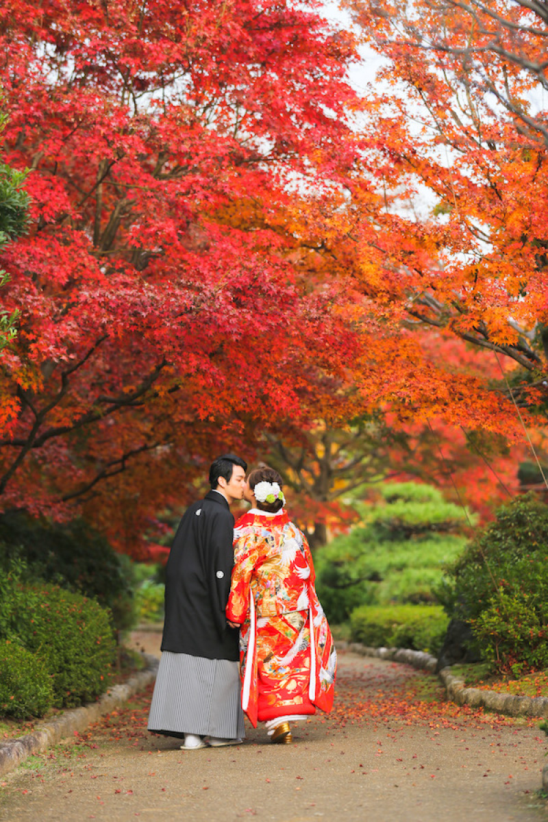 歩きながらのチュ