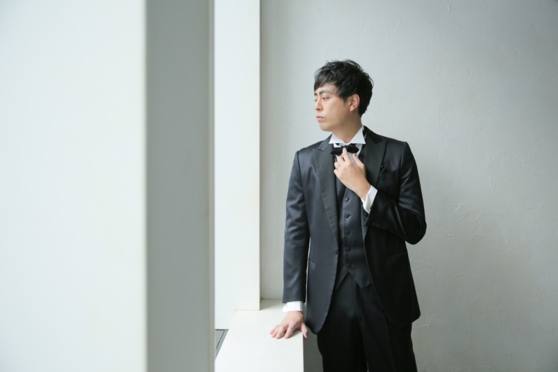 新郎様はブラックタキシード