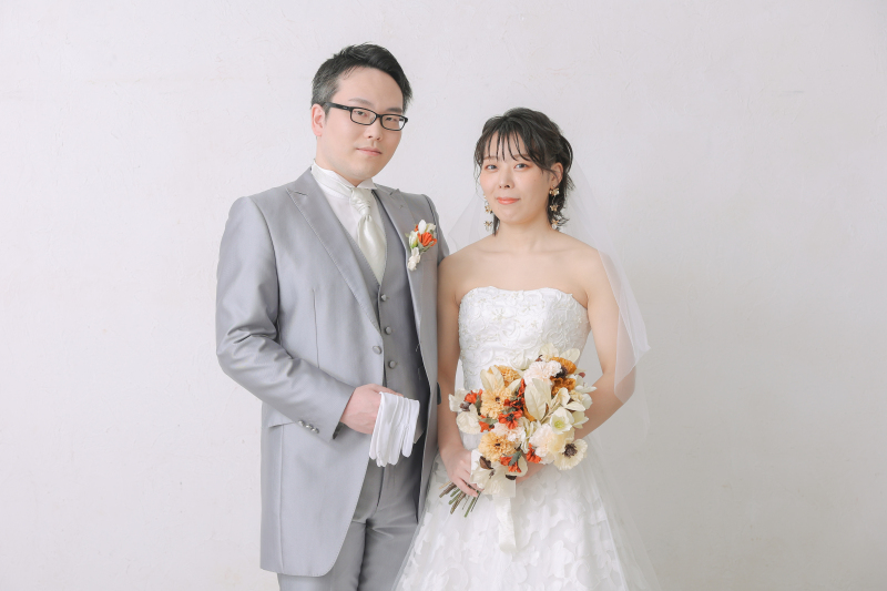 カチッとしたポーズが綺麗なお二人!