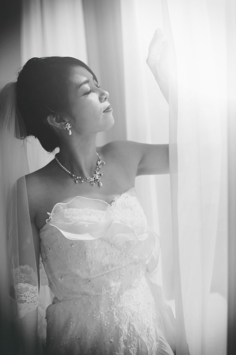 窓の光を利用して…