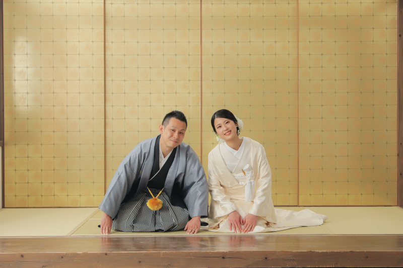 正座ポーズで^^