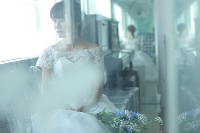 窓ガラス越しに