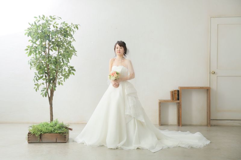 トレーンの長いふわふわドレスがかわいい♡