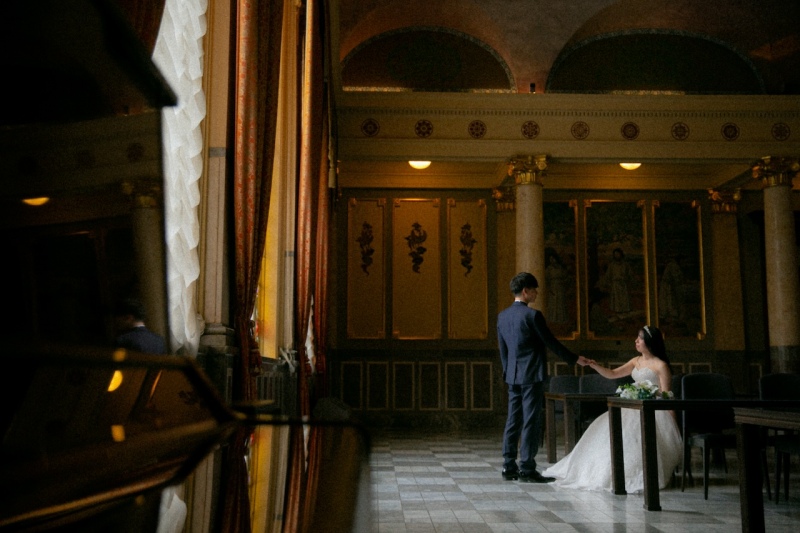 静けさがふたりを引き立てて