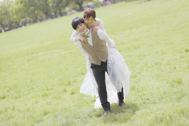 仲良くおんぶまで