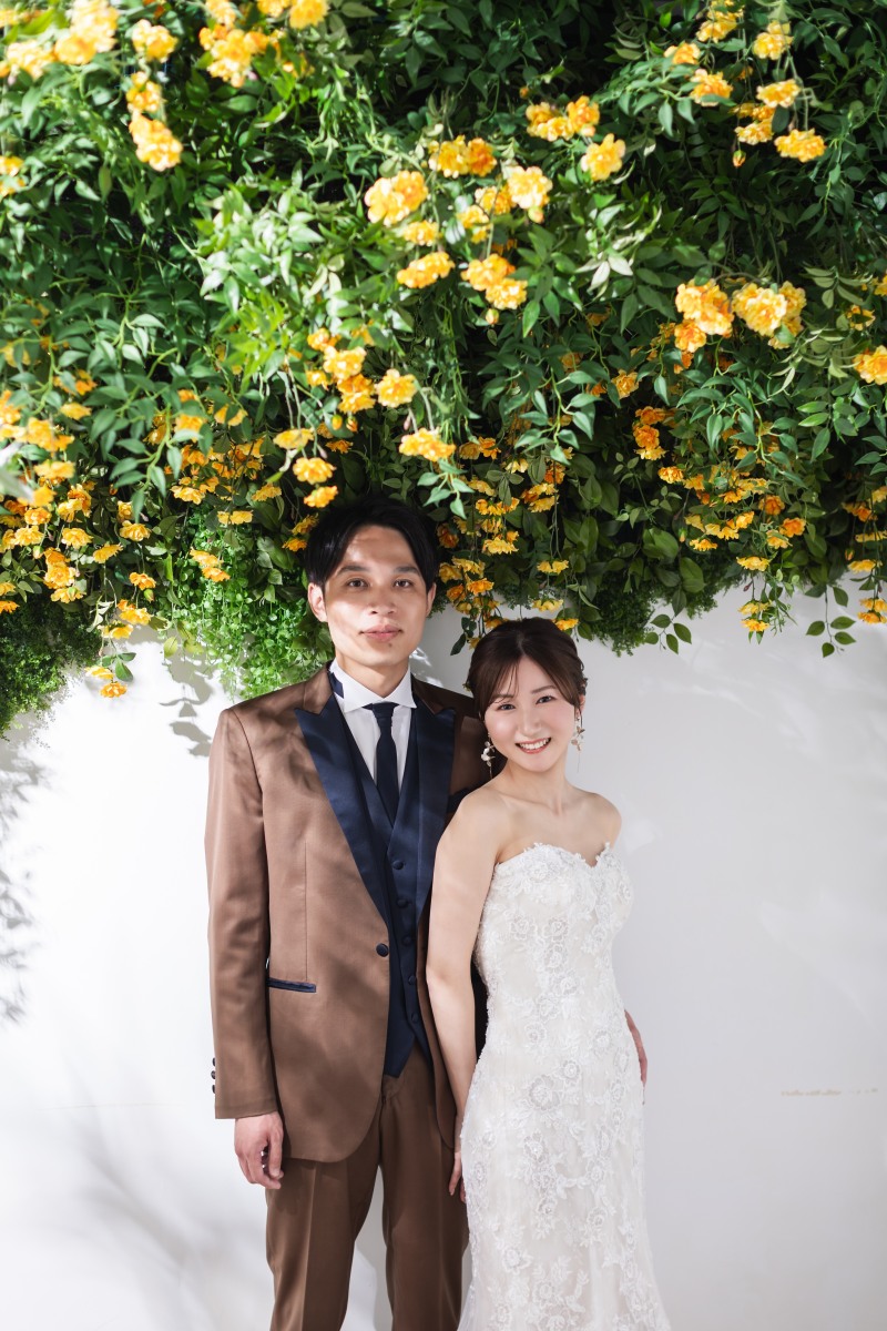 鮮やかな黄色の花々に包まれて