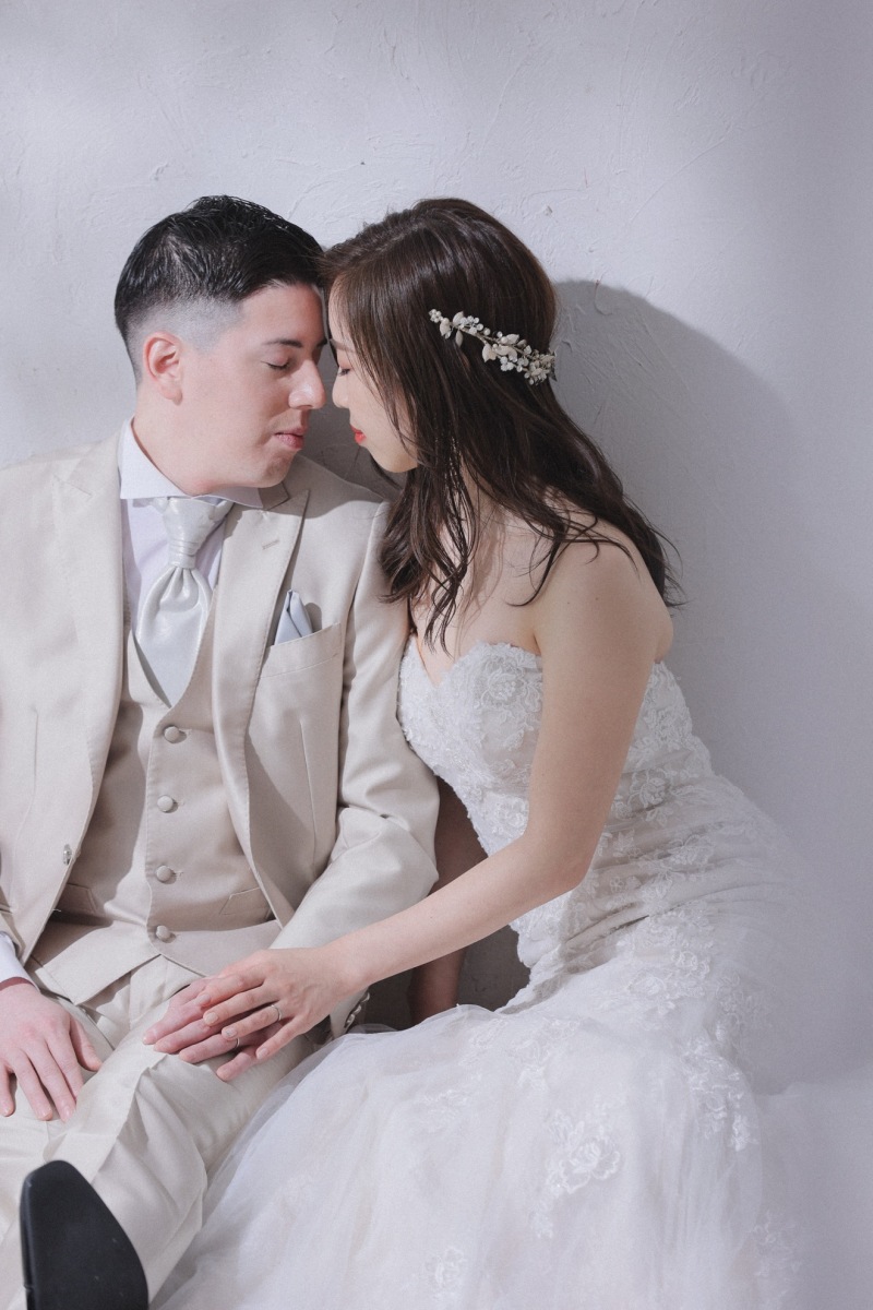 こつんと額をあわせて...