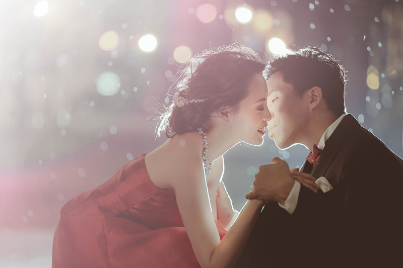 夜景で洋装ロケーション